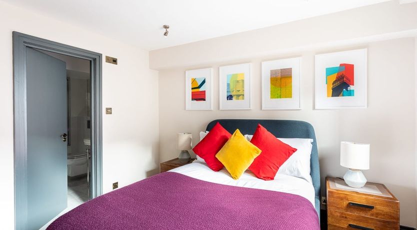 Photo of Jade & Gold