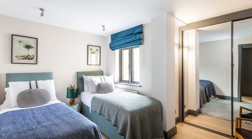 Photo of Jade & Gold