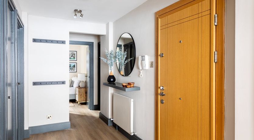 Photo of Jade & Gold