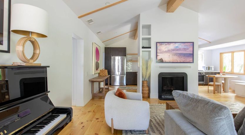 Photo of Tropical Treehouse