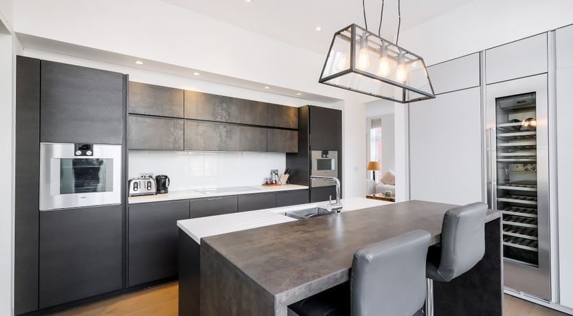 Photo of Pampas & Porcelain