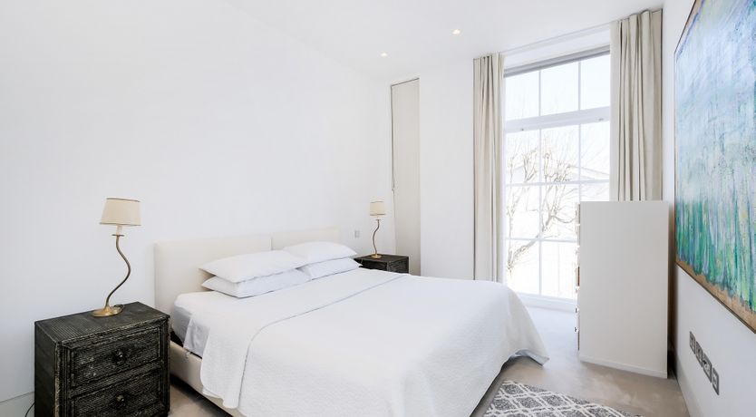 Photo of Pampas & Porcelain