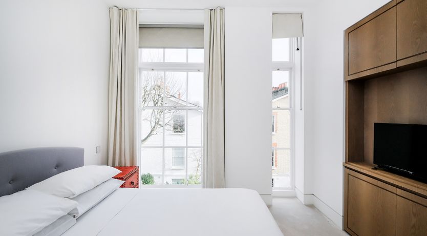 Photo of Pampas & Porcelain