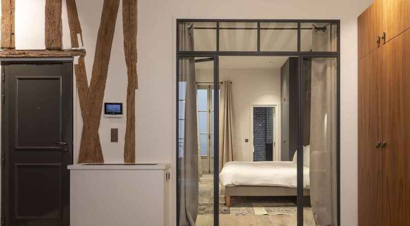 Photo of A Stroll Along the Seine