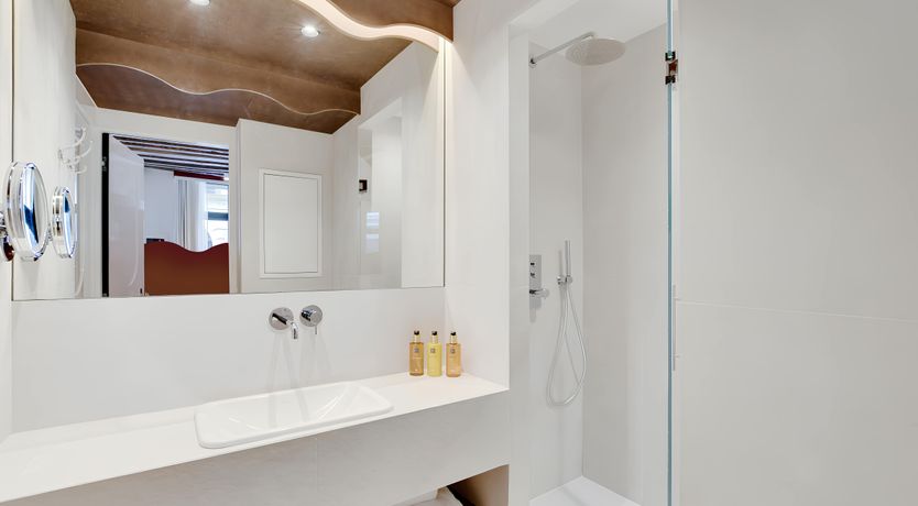 Photo of Beam & Curve