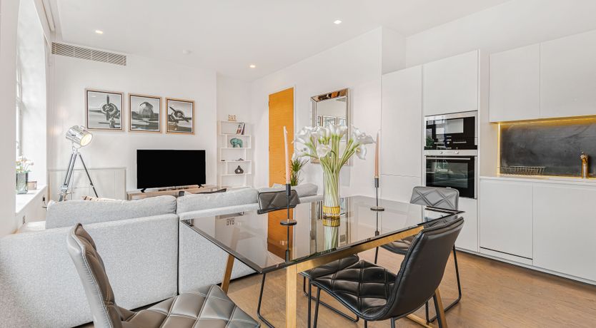 Photo of Fitzrovian Romance