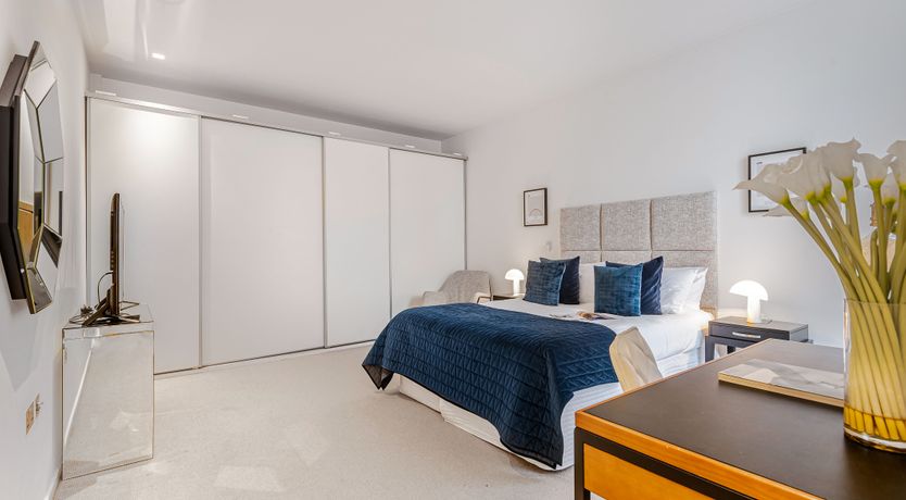 Photo of Fitzrovian Romance