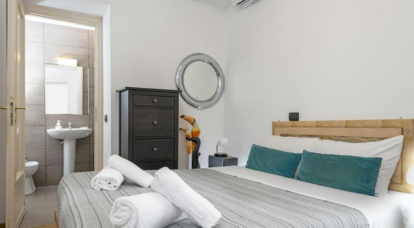 Photo of Roman Blush