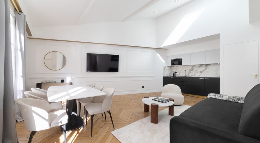 Photo of Parisian Sapphire