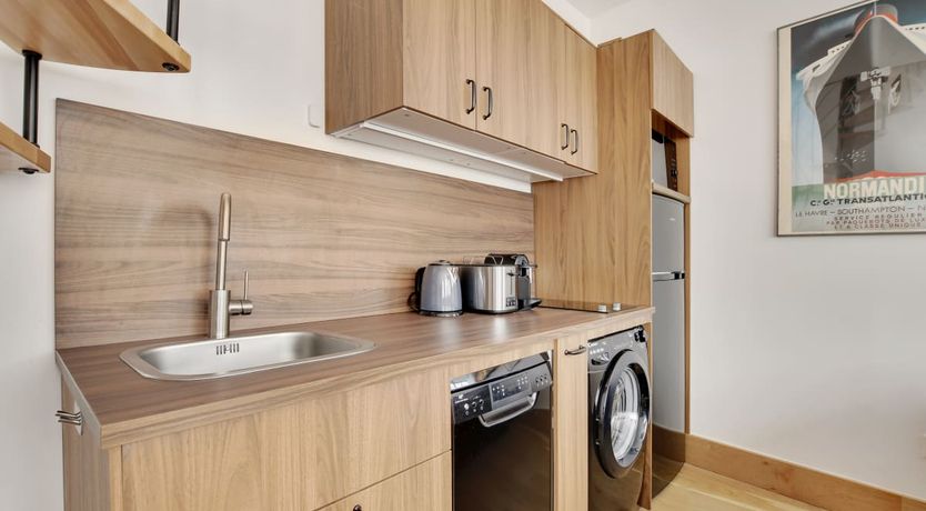 Photo of Parisian Sophisticate