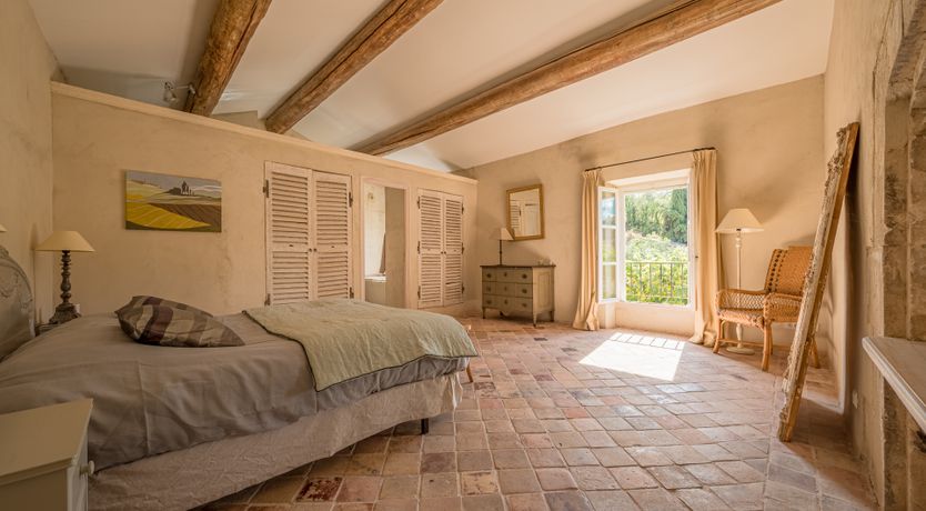 Photo of Vines & Perfume