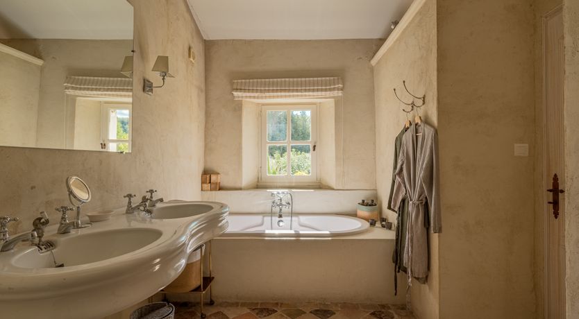 Photo of Vines & Perfume