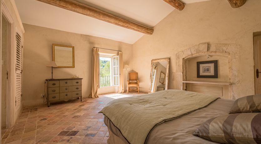 Photo of Vines & Perfume