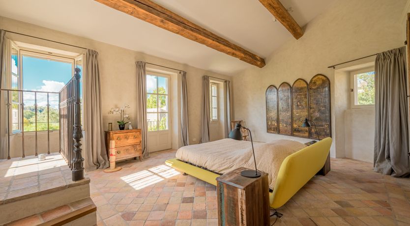 Photo of Vines & Perfume