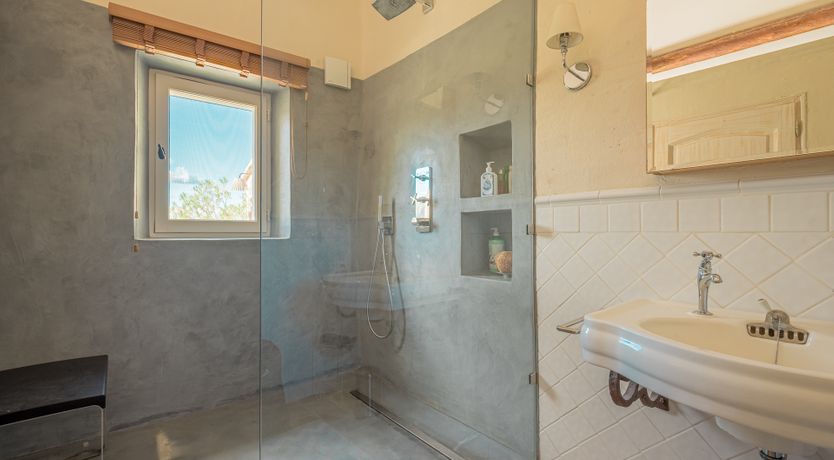 Photo of Vines & Perfume