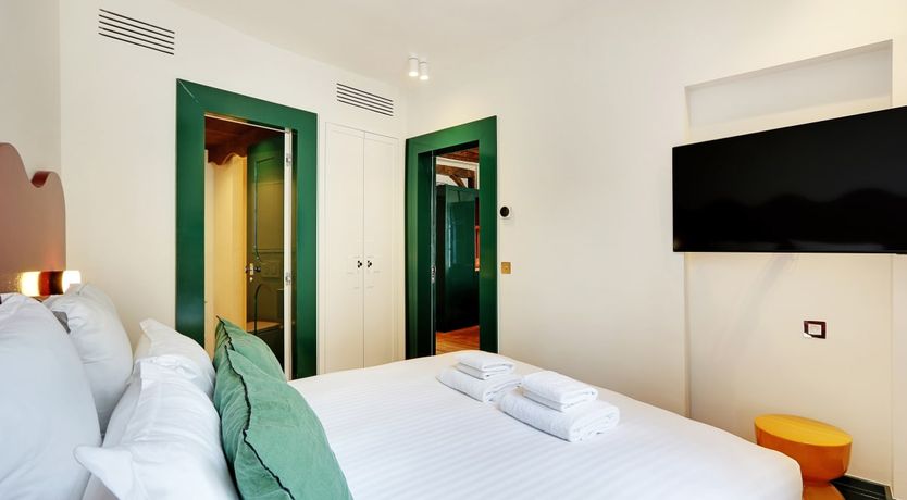 Photo of Silvery Serenade