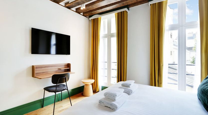 Photo of Silvery Serenade