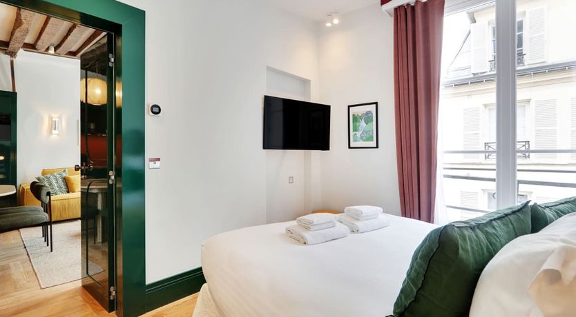 Photo of Silvery Serenade