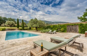 Champagne on the Hills Holiday Home