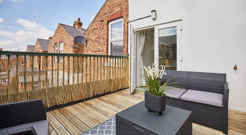 Photo of Dandelion & Bumblebee