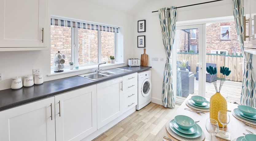 Photo of Dandelion & Bumblebee