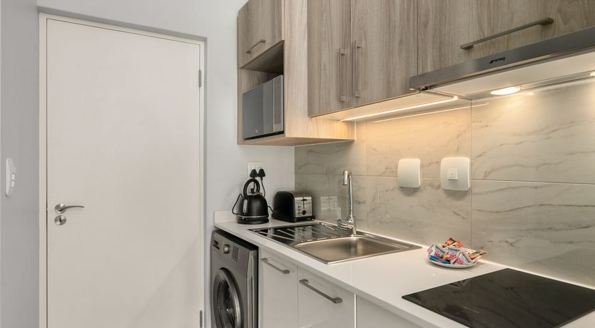 Photo of Golden Palm Nook