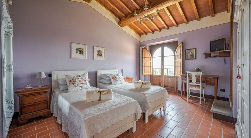 Photo of Tuscan Rosette