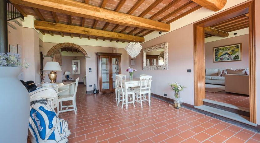 Photo of Tuscan Rosette