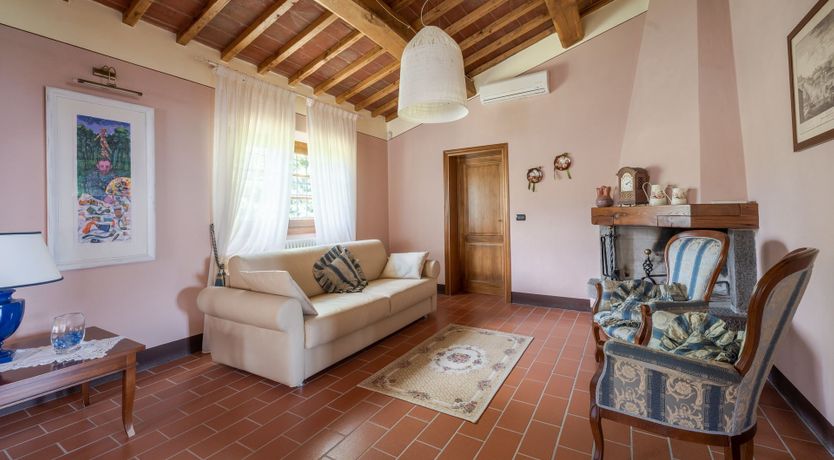 Photo of Tuscan Rosette