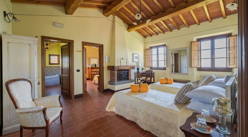 Photo of Tuscan Rosette