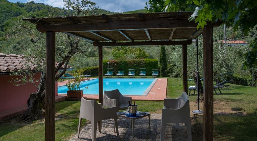 Photo of Tuscan Rosette