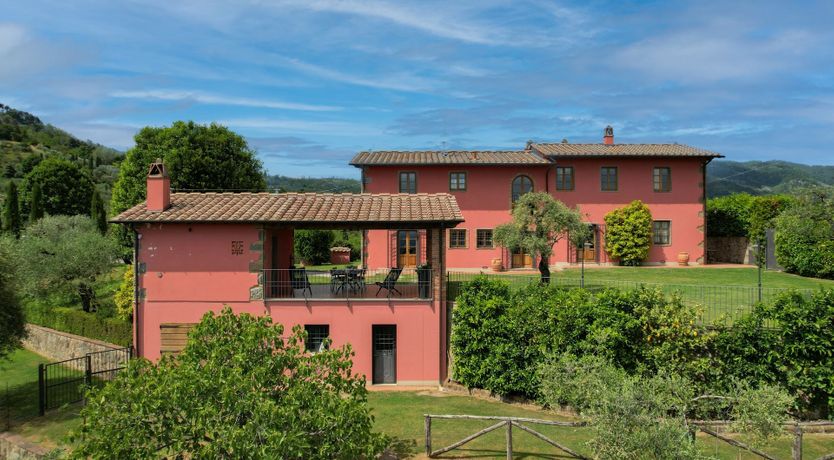 Photo of Tuscan Rosette