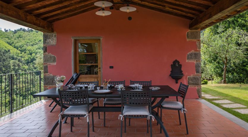 Photo of Tuscan Rosette