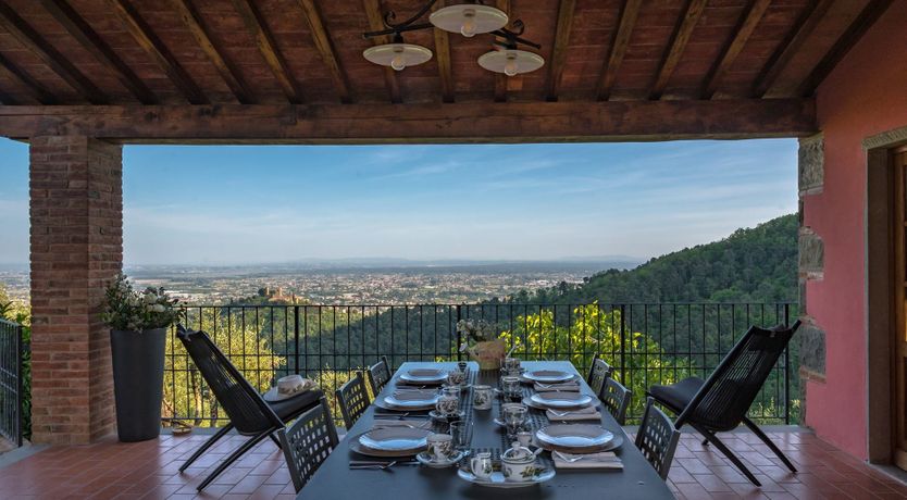 Photo of Tuscan Rosette