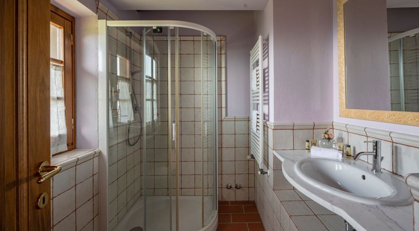 Photo of Tuscan Rosette