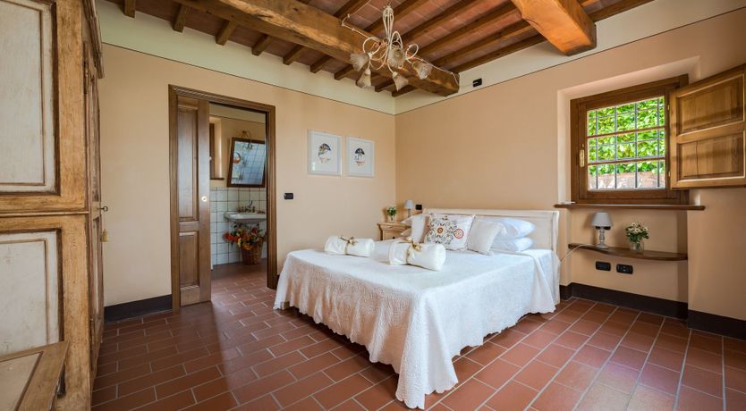 Photo of Tuscan Rosette