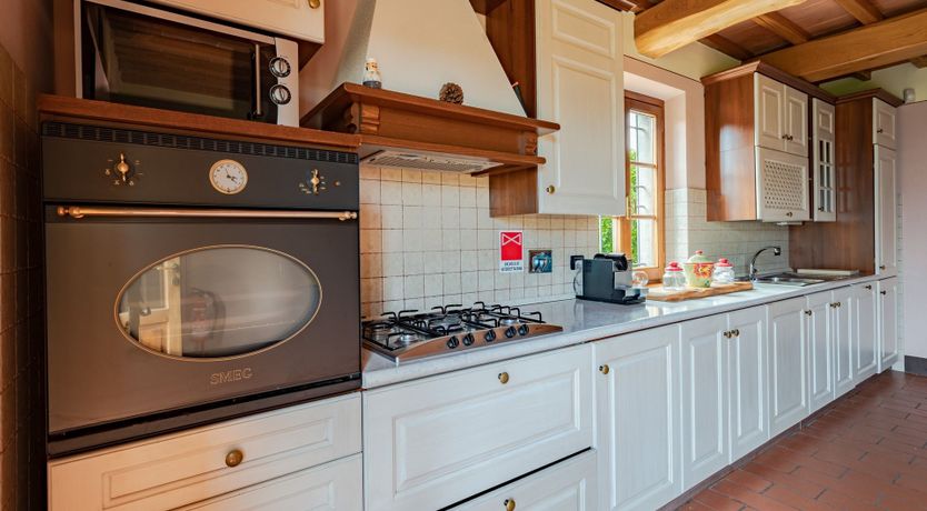 Photo of Tuscan Rosette