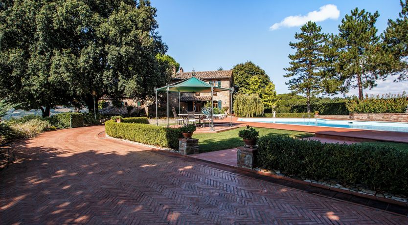 Photo of Perugian Kiss