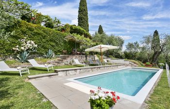 The Tuscan Library Holiday Home