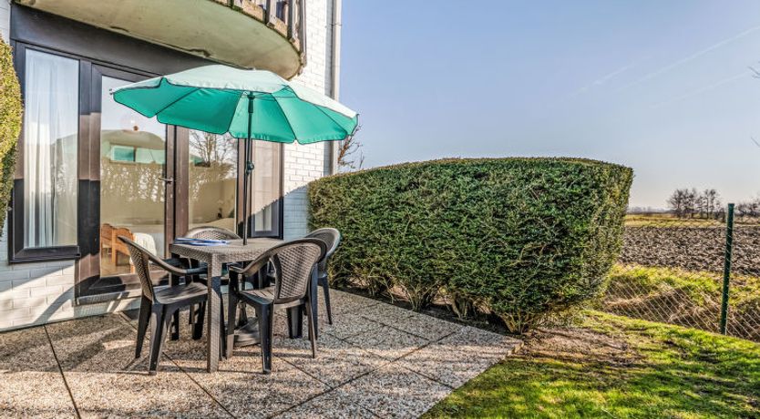 Photo of Sirius with parking and shared pool Apartment 10