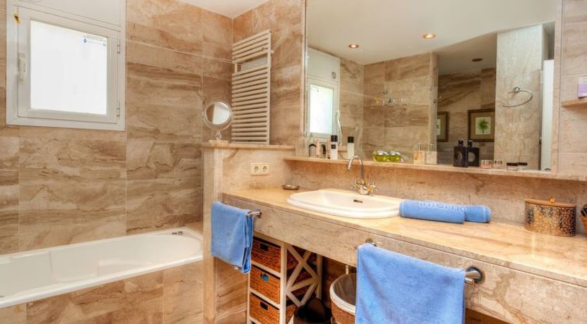 Photo of Luz del Mar