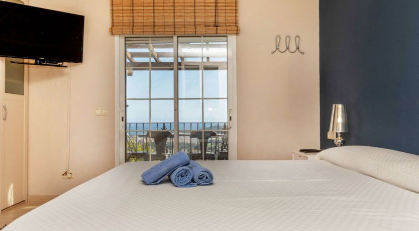 Photo of Luz del Mar