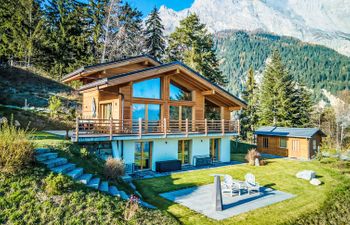 La Luna Holiday Home