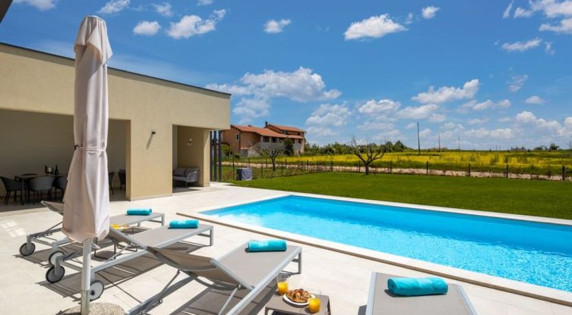 Photo of Stella & Alba