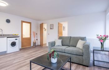 Harbour Nights Deluxe 7D Holiday Home