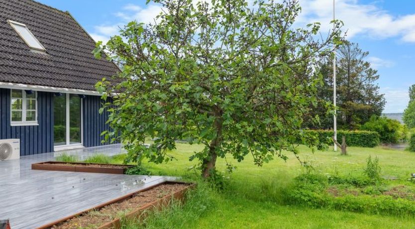 Photo of "Gravers" - 150m from the sea