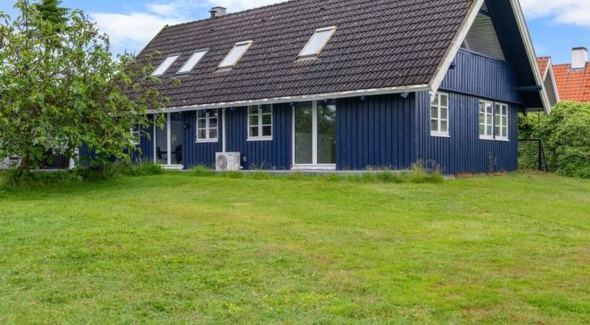 Photo of "Gravers" - 150m from the sea