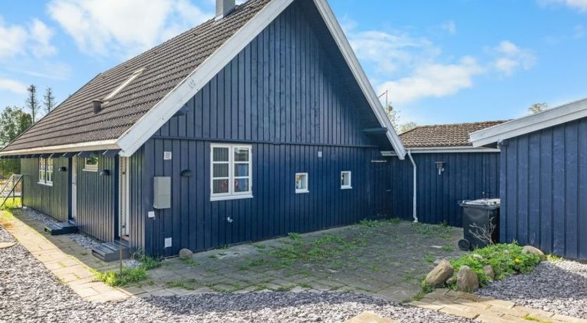 Photo of "Gravers" - 150m from the sea