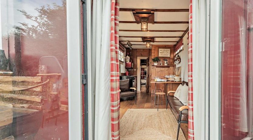 Photo of 1 Bed in Angle