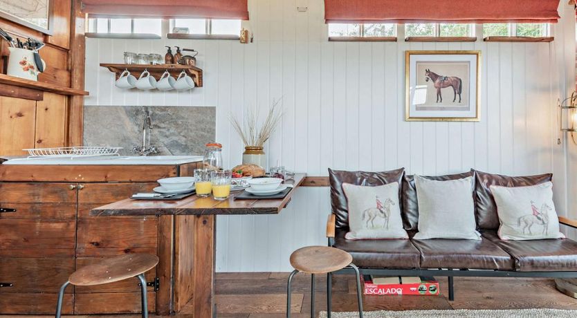 Photo of 1 Bed in Angle